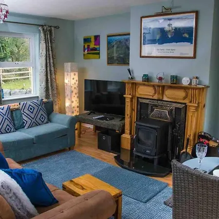 Kingfisher Riverside Retreat * Kenmare